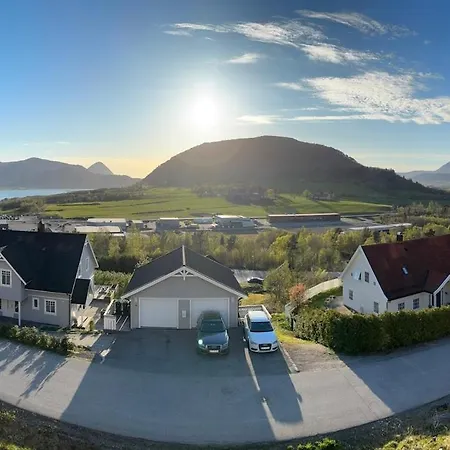 With A Fantastic View In Malmefjorden * Sylte (Hustadvika)